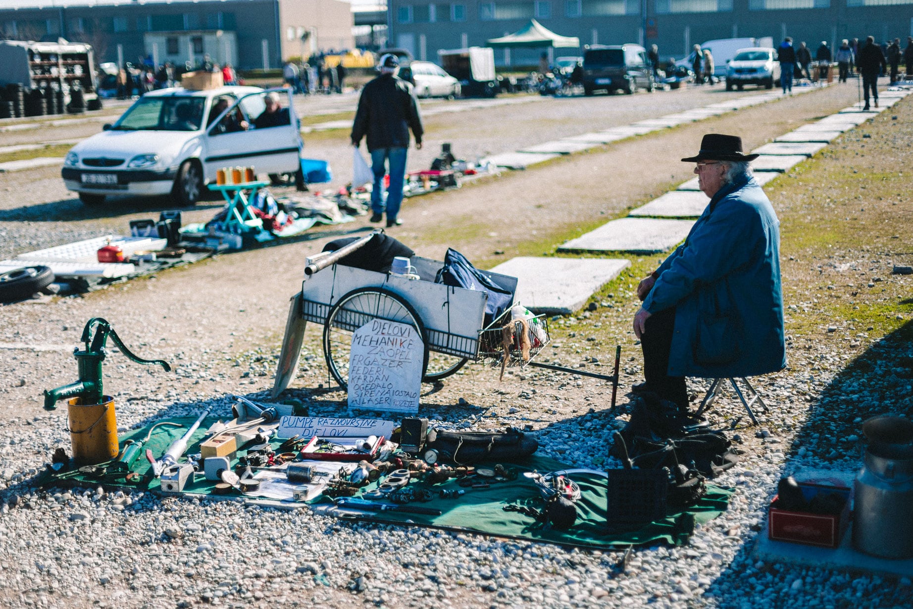 A typical Hrelic seller